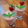 Fresh strawberry mint smoothie.jpeg