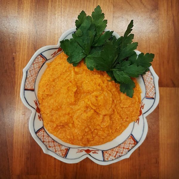 File:Roasted red bell pepper and garlic hummus.jpeg